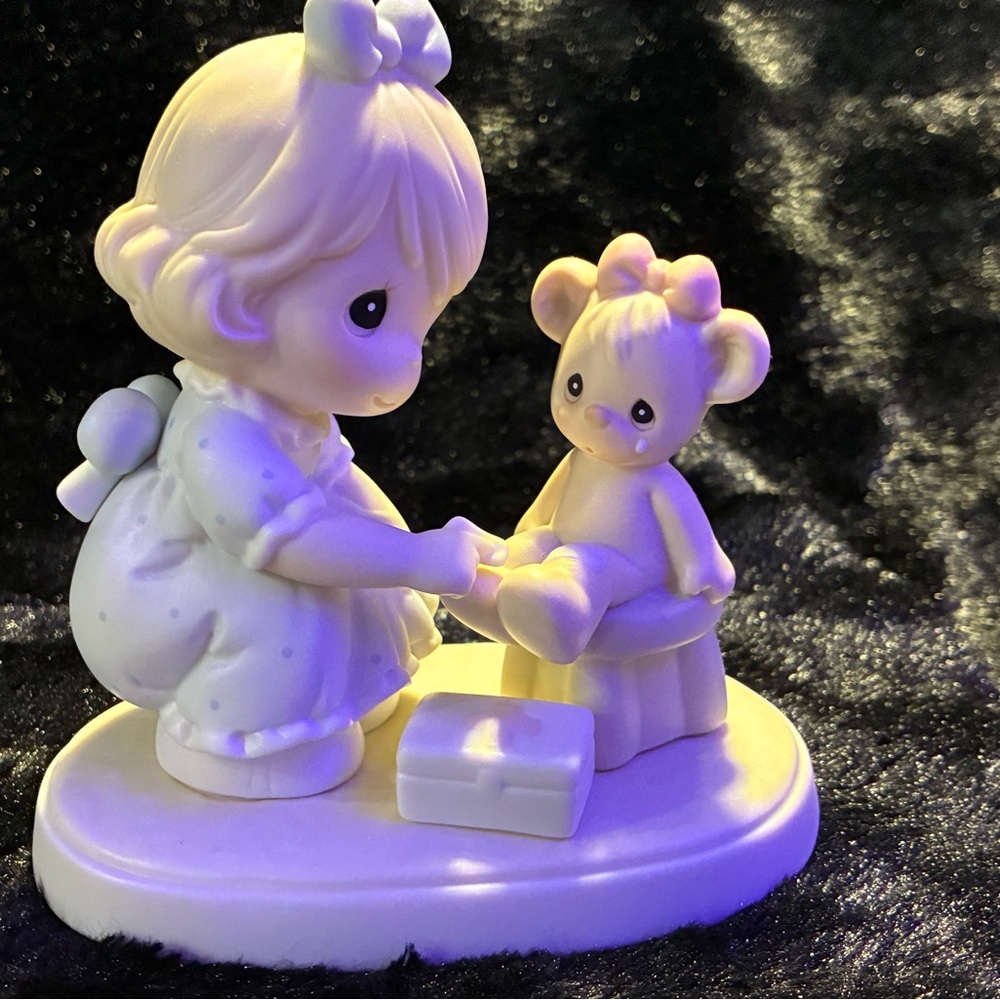 Precious Moments Vintage 1994 “Caring “Members Only Girl Nurse w/ Bear #pm941
